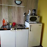 Vadkacsa Apartmanhaz Medencevel 扎马迪