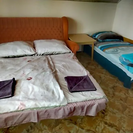 Vadkacsa Apartmanhaz Medencevel 公寓 *