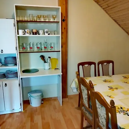 Apartment Vadkacsa Apartmanhaz Medencevel
