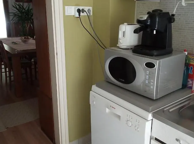 Vadkacsa Apartmanhaz Medencevel * זמראדי