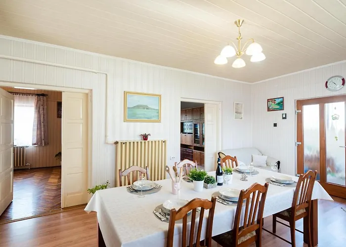 Vadkacsa Apartmanhaz Medencevel זמראדי